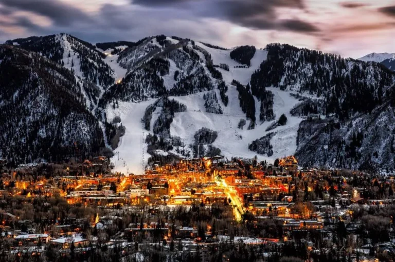 American Mountain Town Destinations: The Definitive Editorial Guide