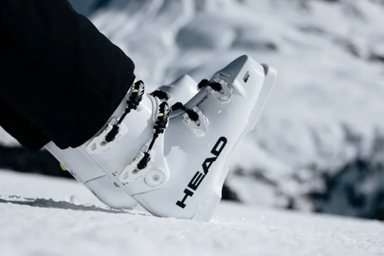How to Manage Cold Feet While Skiing: The Definitive Editorial Guide